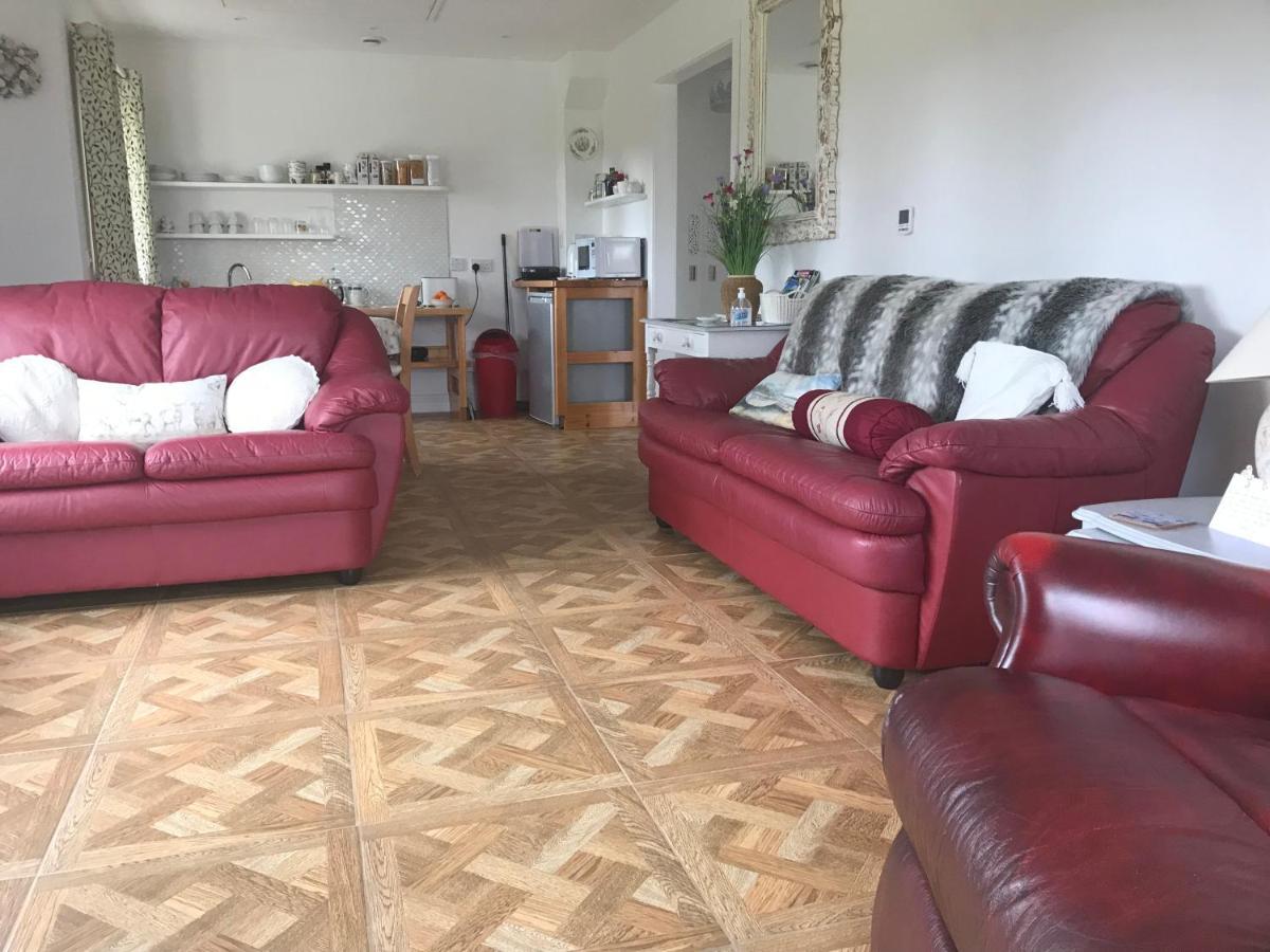 Pembrokeshire Fields Hotel Хавърфордуест Екстериор снимка