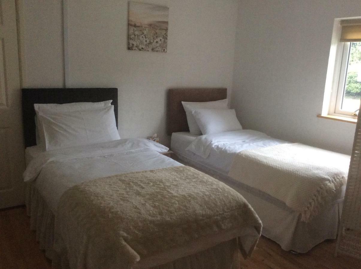 Pembrokeshire Fields Hotel Хавърфордуест Екстериор снимка
